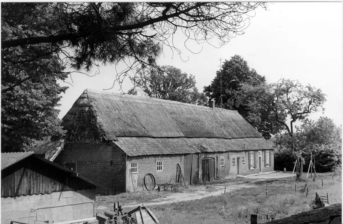 Historische zwart-witfoto van een boerderij in Lierop (2 van 6)
